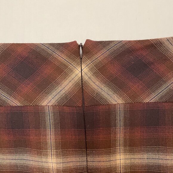JONES WEAR Skirt Size 10 Pleated Knee Length Brown Plaid Lined Zip Back Stretch - Picture 4 of 12